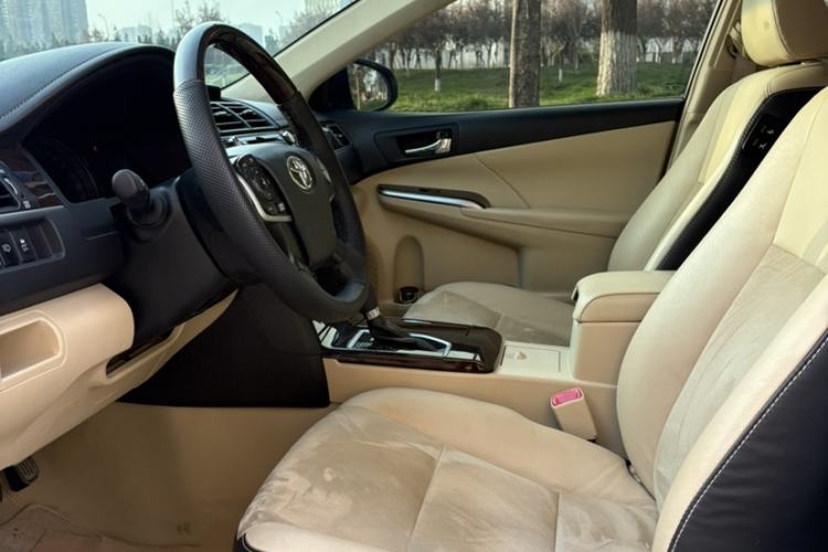 Used Toyota Camry 2016 2.5G 10th Anniversary Deluxe Navigation Edition