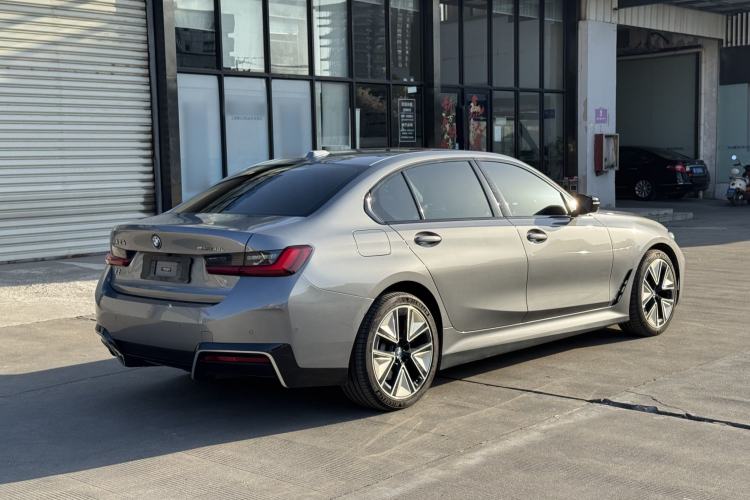 Used BMW i3 2023 eDrive 40 L Midnight Sports Package
