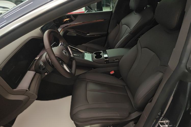 Used Denza Z9 2024 1100 km All-Wheel-Drive Ultra Version