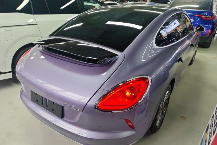 Used ORA Lightning Cat 2022 555 km Luxury Edition Rear Right 45 Deg