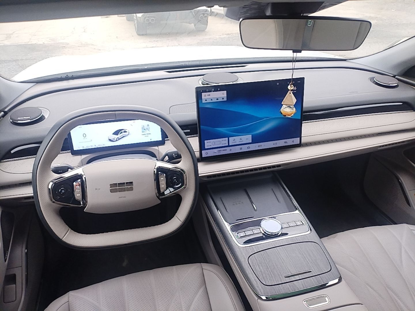 Geely Galaxy 8 2025 130km EM-i Deluxe Edition — снимка 12