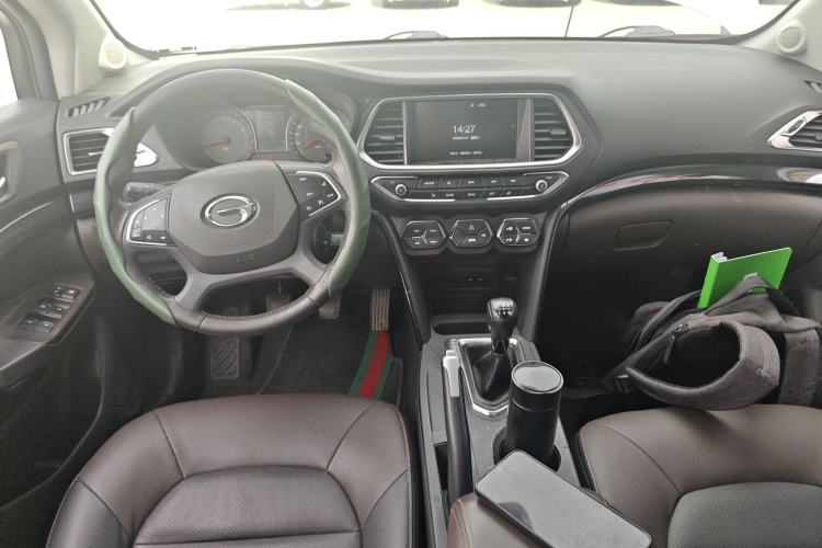 Used GAC Trumpchi GS4 2017 235T Manual Two-Wheel Drive Luxury Edition Center Console
