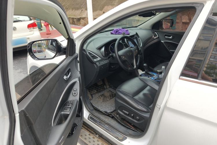 Used Hyundai Santa Fe 2015 2.0T Automatic Two-Wheel Drive Smart Version 5 Seats Driver Seat