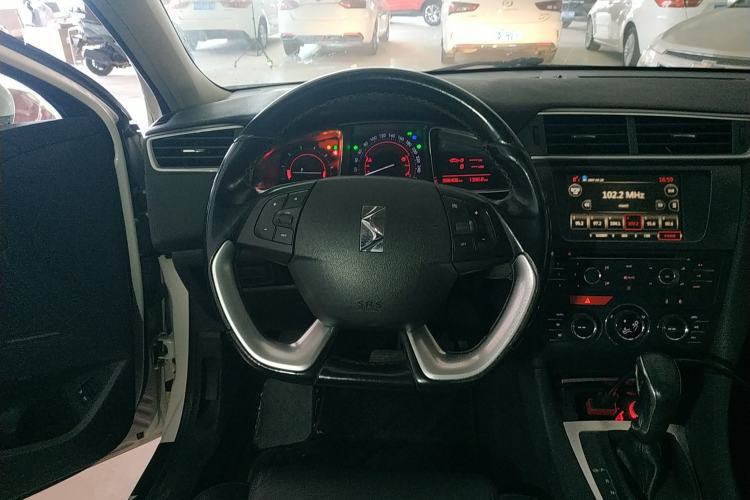 Used DS 5LS 2014 1.6T Elegant Version THP160