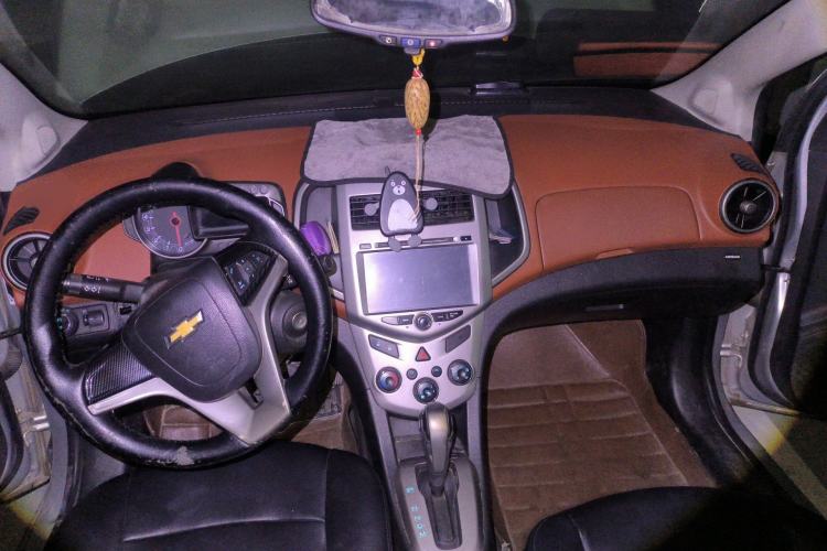 Used Chevrolet Aveo Sonic 2011 Sedan 1.4L Automatic SE