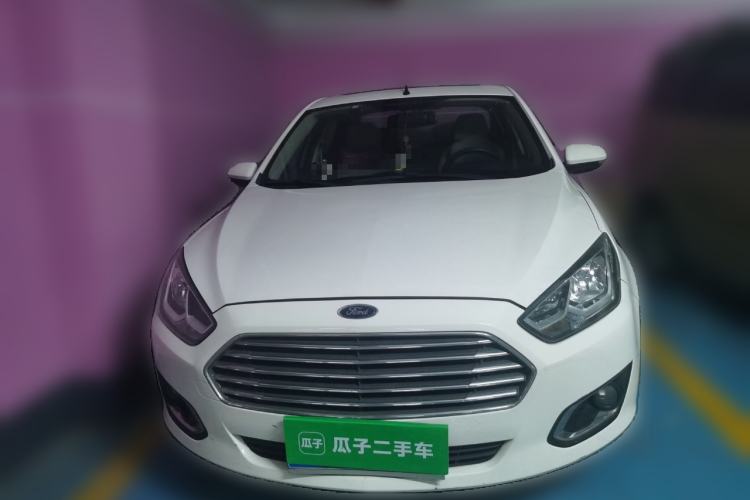 Used Ford Escort 2015 1.5L Automatic Fashion Model
