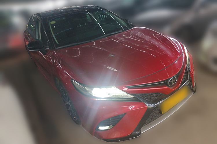 Used Toyota Camry 2018 2.0S FENGSHANG Edition Front Right 45 Deg