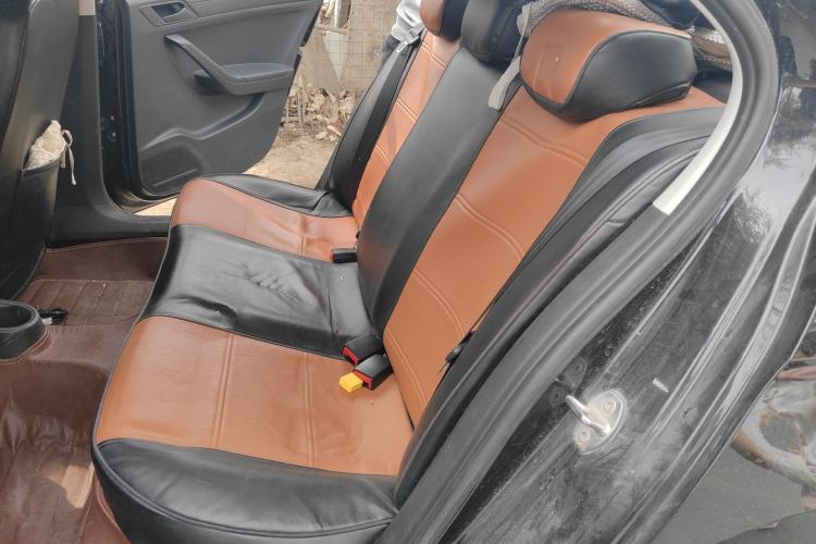 Used Volkswagen Jetta 2015 Zhuihui Edition 1.4L Manual Fashion Model Left Rear Seat