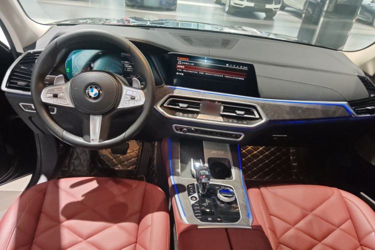 Used BMW X5 2022 xDrive 30Li Luxury M Sport Package