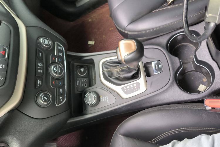 Used Jeep Cherokee 2016 2.4L Superior Edition