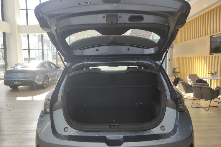 Used BYD Dolphin 2025 Intelligent Driving Version 410 km Fashion Edition
