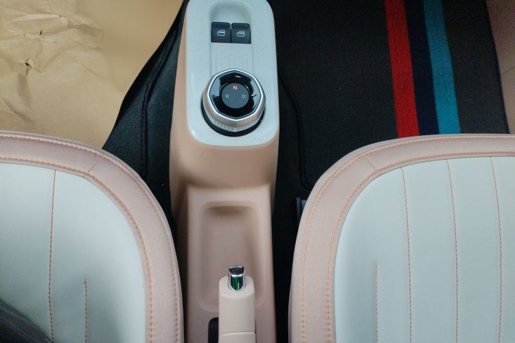 Used Geely Galaxy Panda 2023 Panda Mini 200km Endurance Bear Gear Lever