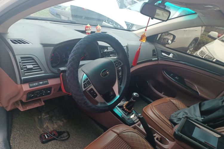 Used BYD Surui 2015 Revised Version 1.5L Manual Luxury Edition
