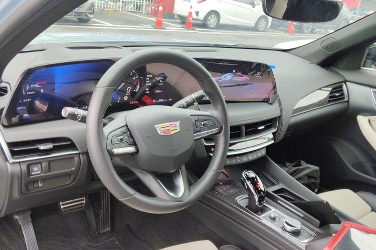 Used Cadillac CT5 2025 28T Track Performance Edition + Peak Track Optional Package Center Console