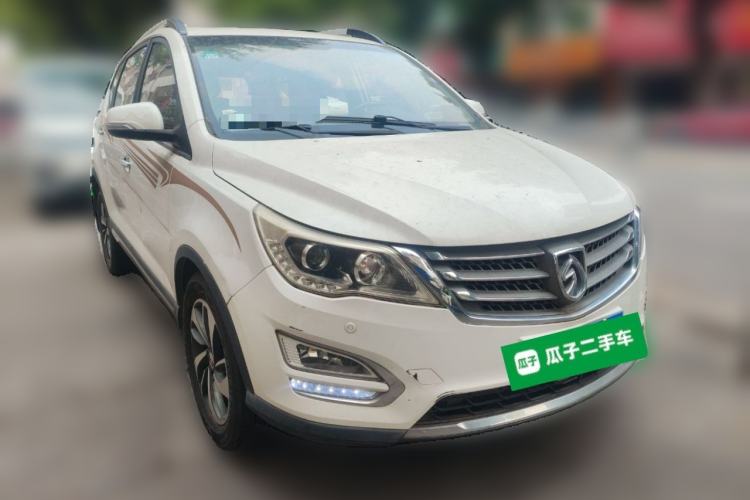 Used Baojun 560 2016 1.8L iAMT Luxury Model Front Right 45 Deg