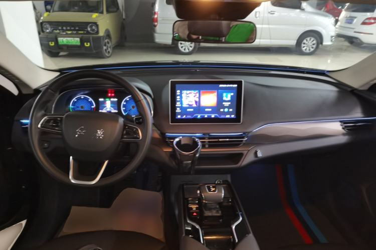 Used Hongqi E-QM5 2023 Base Travel Edition
