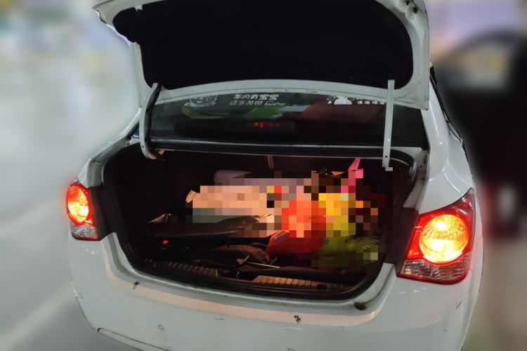 Used Chevrolet Cruze 2013 1.8L SE AT Trunk