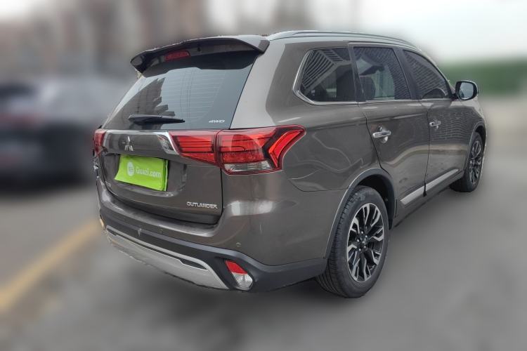 Used Mitsubishi Outlander 2019 2.4L 4x4 Zhi Xiang Edition 5 Seats China V Emission Standard
