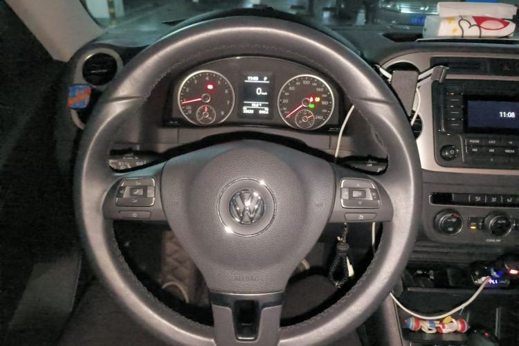 Used Volkswagen Tiguan 2017 300TSI Automatic Two-Wheel Drive Silk Road Comfort Edition Steering Wheel