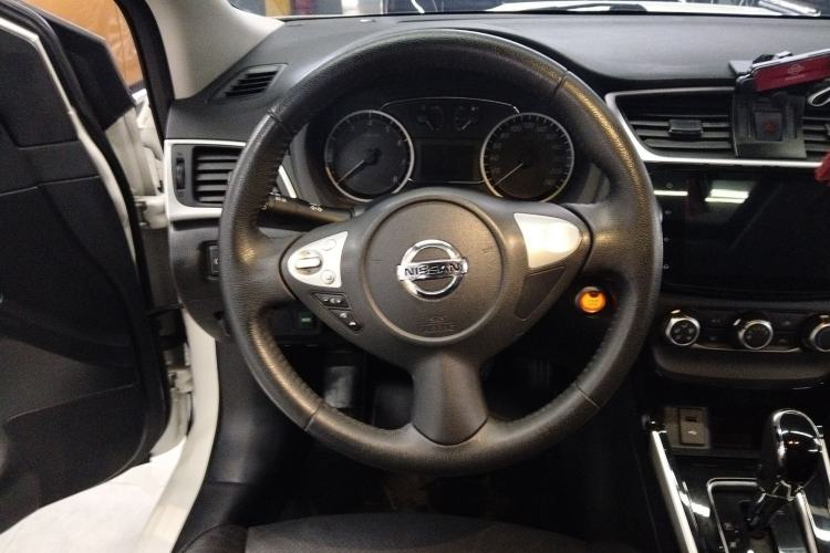 Used Nissan Sylphy 2019 1.6XV CVT Smart Connect Luxury Edition China VI Standard Steering Wheel
