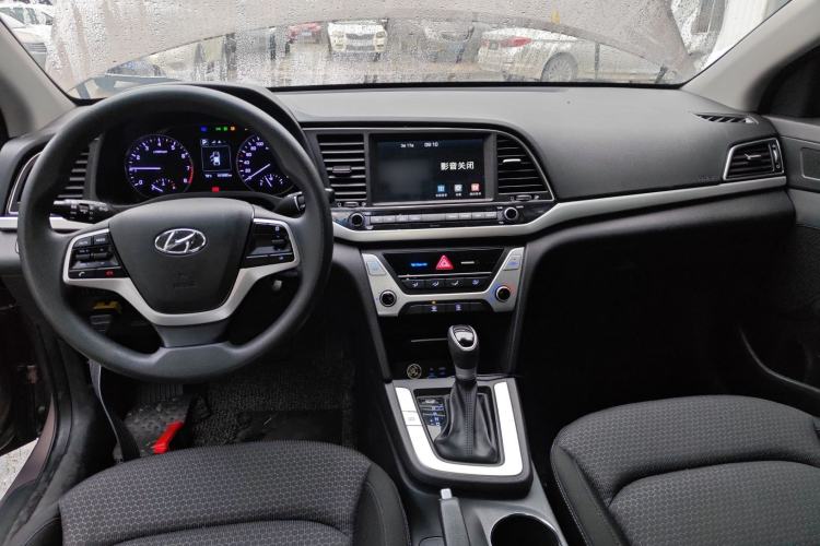 Used Hyundai Elantra (6th Generation / Lingdong) 2016 1.6L Automatic ZhiXuan – Elite Version Center Console