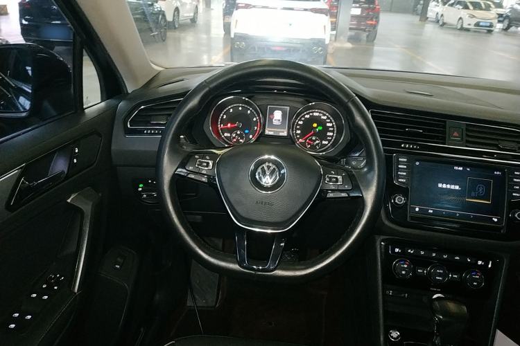 Used Volkswagen Tiguan L 2017 330TSI Automatic Two-Wheel Drive Flagship Edition
