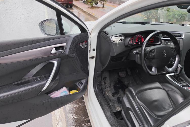 Used DS 5LS 2014 1.6T Elegant Version THP160
