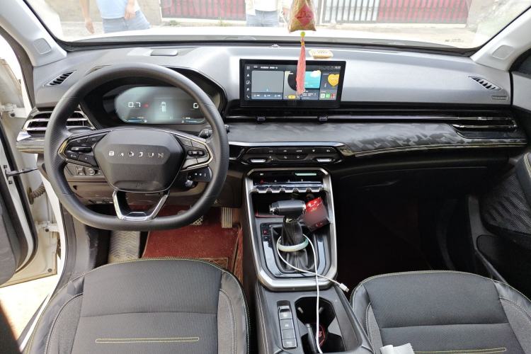 Used Baojun RS-3 2020 1.5L CVT Elite Version with 24-Hour Online Service Center Console