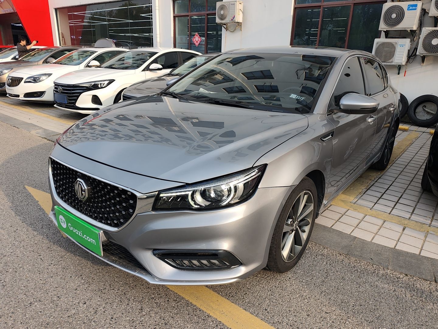 Parte inferior delantera