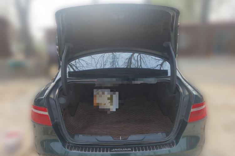 Used Jaguar XE 2017 2.0T 200 PS R-Sport
