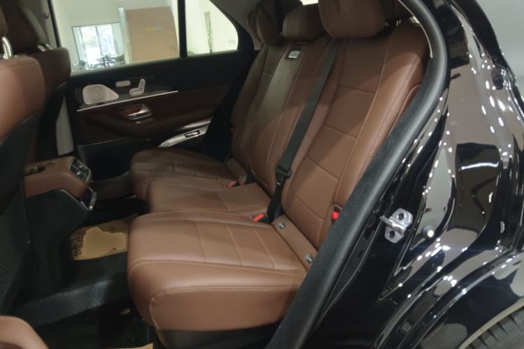 Used Mercedes-Benz GLE 2024 Refreshed GLE 350 4MATIC Stylish Edition Left Rear Seat