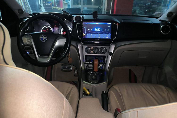 Used Venucia T70 2015 2.0L CVT Smart Choice Edition