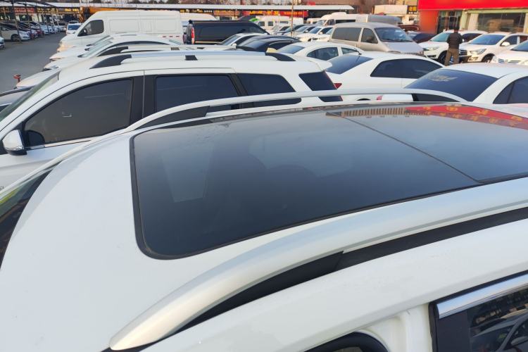 Used Roewe RX5 2025 PLUS 330TGI Automatic Trendsetting Smart Edition Roof