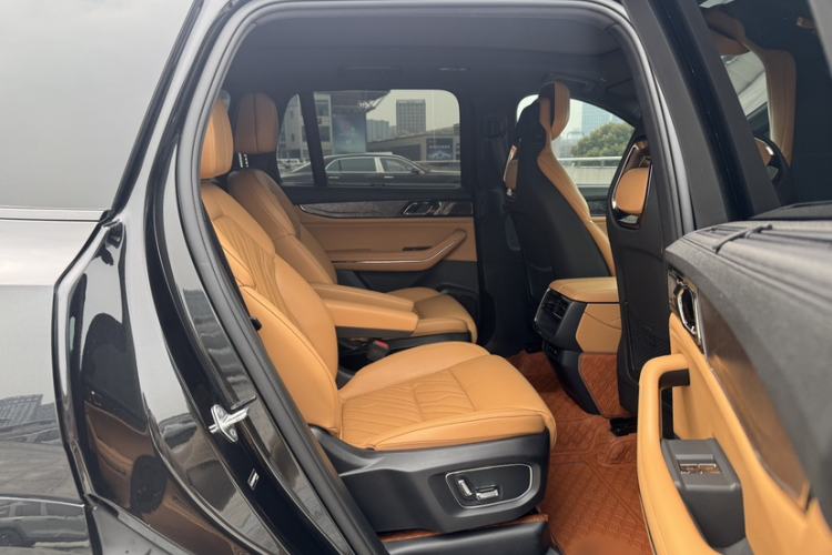 Used Lynk & Co 09 2021 2.0T Halo Six-Seater