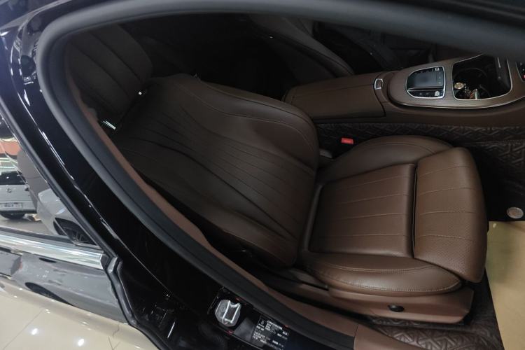 Used Mercedes-Benz E-Class 2022 Second Facelift E 300 L Luxury Edition
