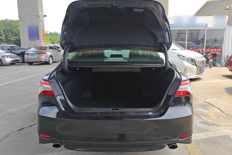 Used Toyota Camry 2018 2.0G Luxury Edition
