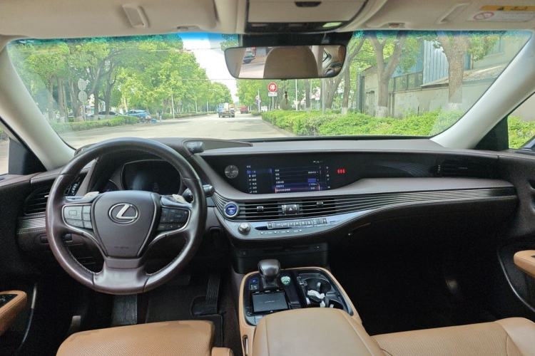 Used Lexus LS 2018 500h Premier Edition China V Standard
