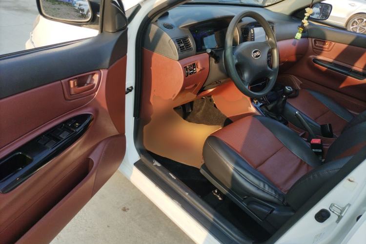 Used BYD F3 2012 Energy-Saving Model 1.5L Manual Comfort Version Driver Seat