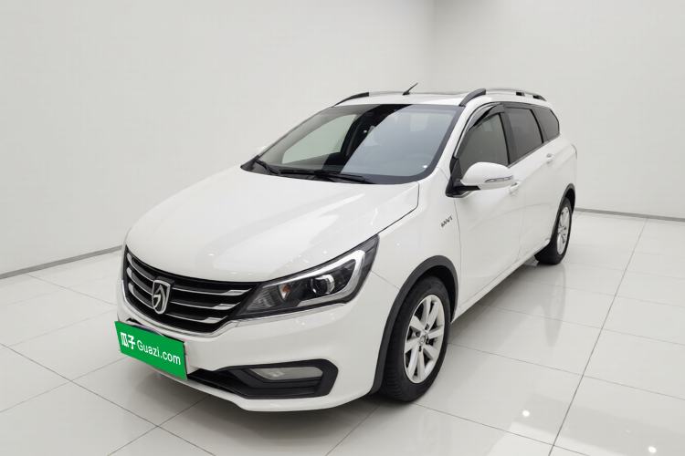 Used Baojun 310W 2017 1.5L Manual Fashion Model China V