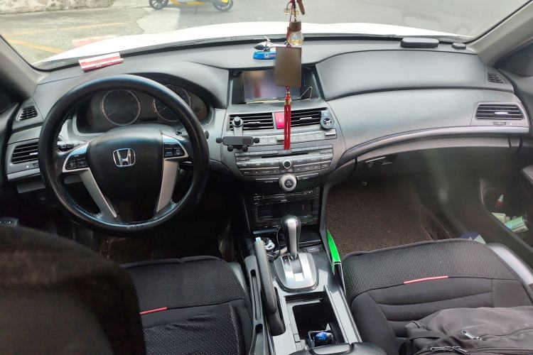 Used Honda Accord 2012 2.0L SE Center Console