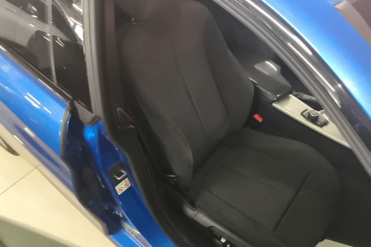 Used BMW 4 Series 2017 425i Gran Coupe Leading Model with M Sport Package Right Front Seat