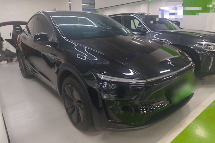 Used Tesla Model Y 2026 Rear-Drive Model Front Right 45 Deg