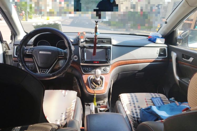 Used Haval H6 2015 Sport Edition 1.5T Manual Two-Wheel Drive Elite Model Center Console