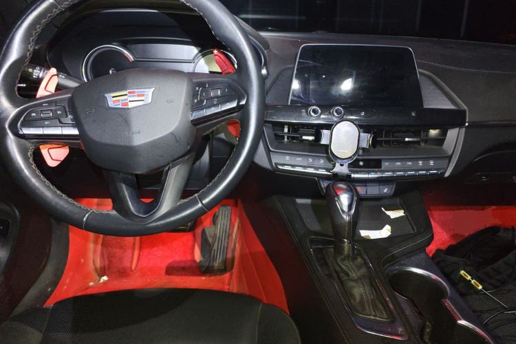 Used Cadillac CT4 2021 28T Luxury Model Center Console