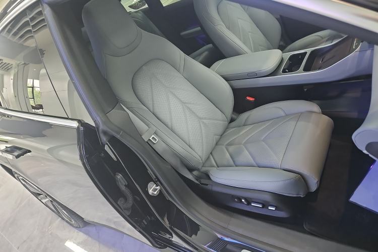 Used Nio ET5T 2025 75 kWh Touring Right Front Seat