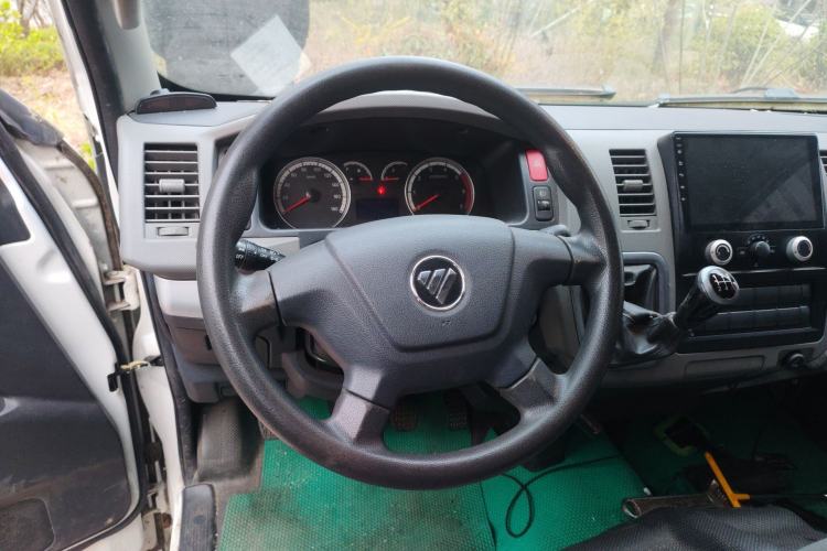 Used Foton Scenic G7 2017 2.0L Short-Wheelbase Commercial Van High-Roof 2-Seater 4Q20M
