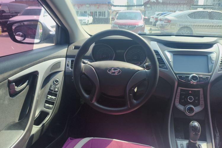 Used Hyundai Elantra (5th Generation / Langdong) 2016 1.6L Automatic Smart Version
