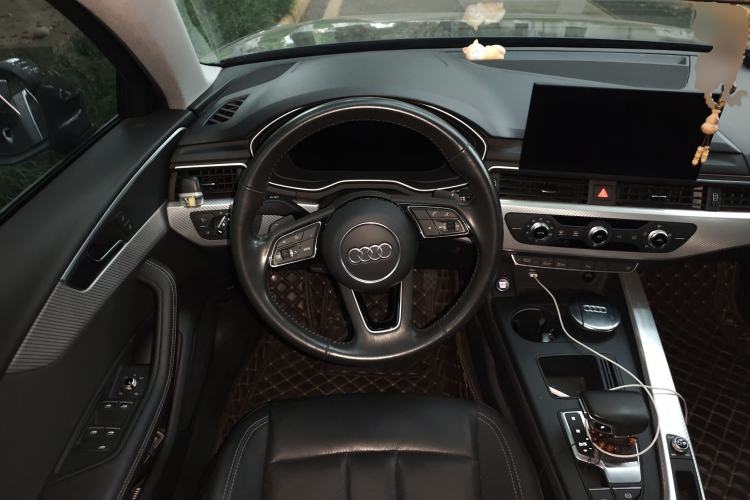 Used Audi A4L 2020 40 TFSI Fashionable and Elegant Model
