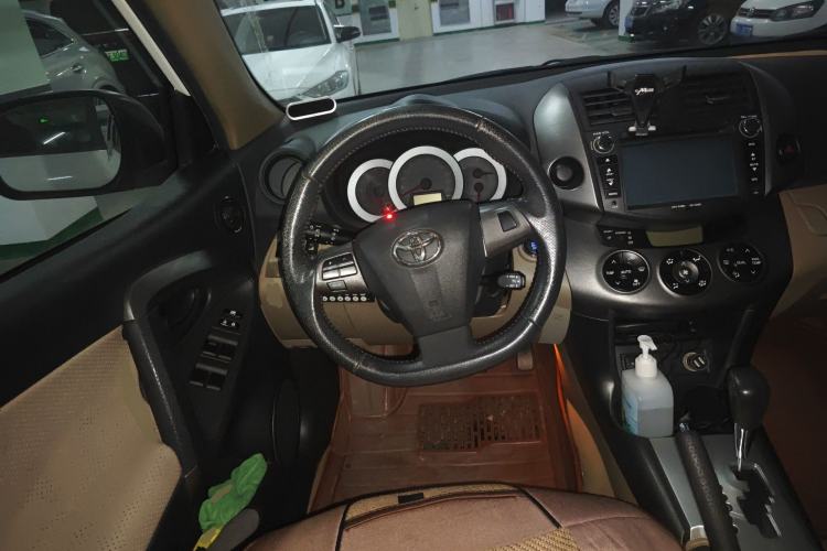 Used Toyota RAV4 2013 Special Edition 2.0L Automatic Classic Steering Wheel