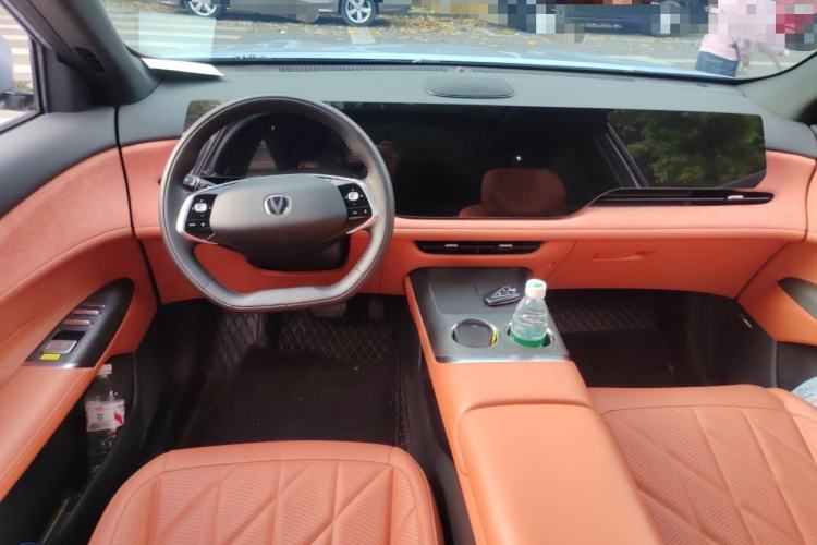 Used CHANGAN CS75 PLUS 2025 4th Generation 1.5T New Blue Whale Smart Flagship Version Center Console